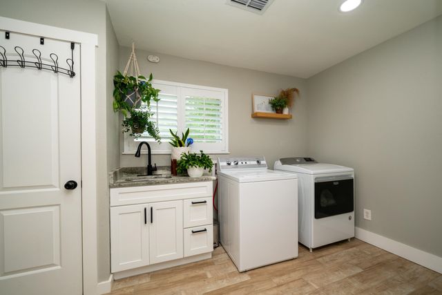 1200 Azalea Dr, Longview, TX 75605