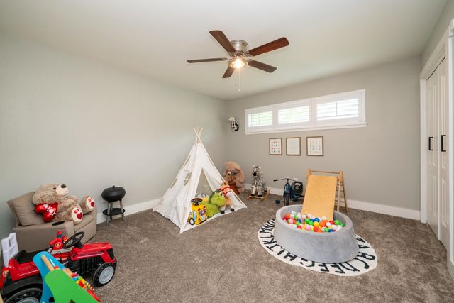 1200 Azalea Dr, Longview, TX 75605