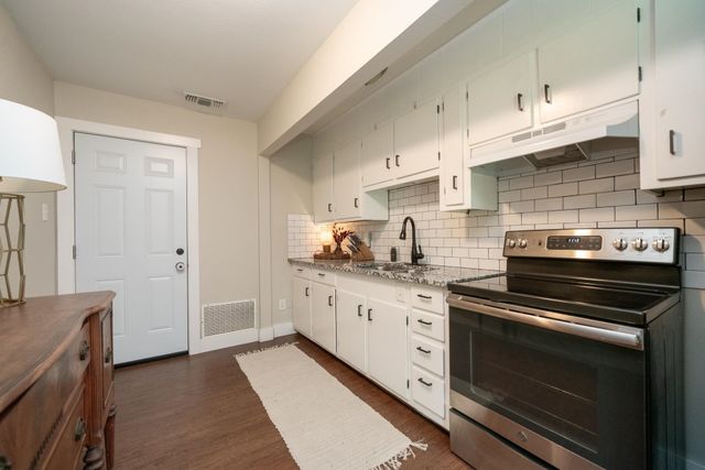 1200 Azalea Dr, Longview, TX 75605