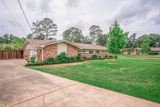 1200 Azalea Dr, Longview, TX 75605