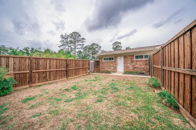 1200 Azalea Dr, Longview, TX 75605