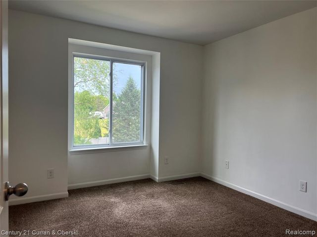 3493 Silver Stone Drive 5, Milford, MI 48380