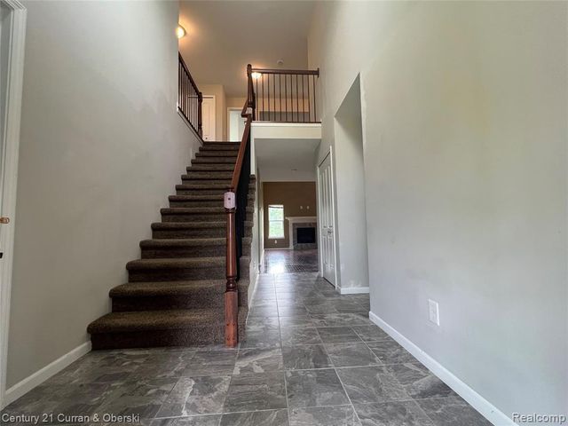 3493 Silver Stone Drive 5, Milford, MI 48380