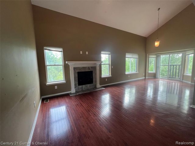 3493 Silver Stone Drive 5, Milford, MI 48380