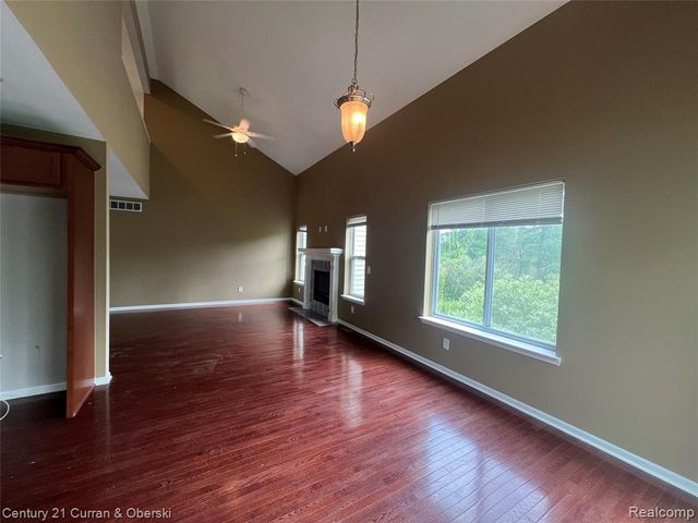 3493 Silver Stone Drive 5, Milford, MI 48380