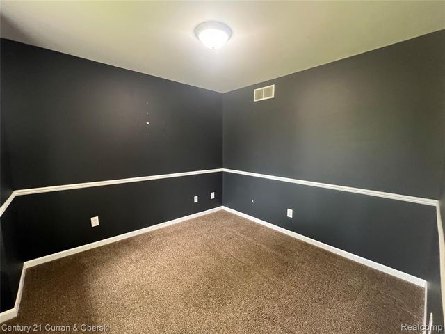 3493 Silver Stone Drive 5, Milford, MI 48380
