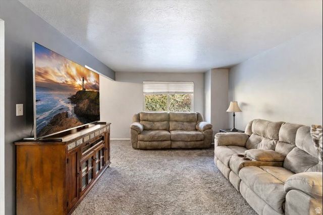 1916 E 5625 S, South Ogden, UT 84403