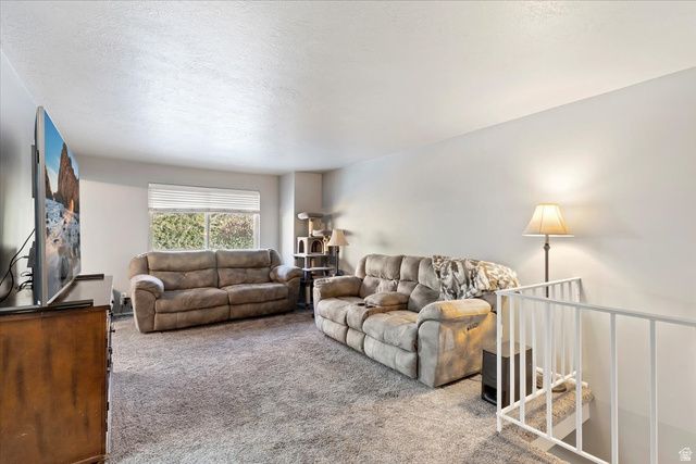 1916 E 5625 S, South Ogden, UT 84403