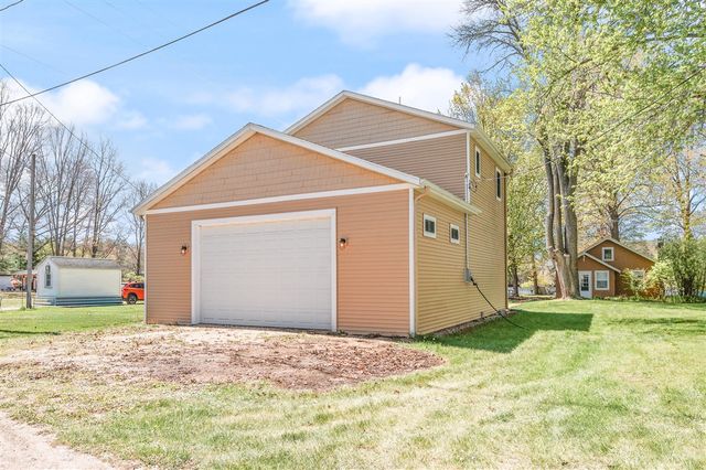 11035 Birchpark Drive, Stanwood, MI 49346
