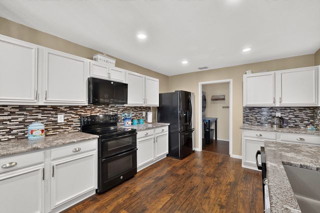 1333 Lauren Drive, Burleson, TX 76028