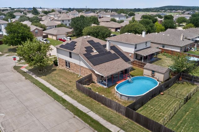 1333 Lauren Drive, Burleson, TX 76028