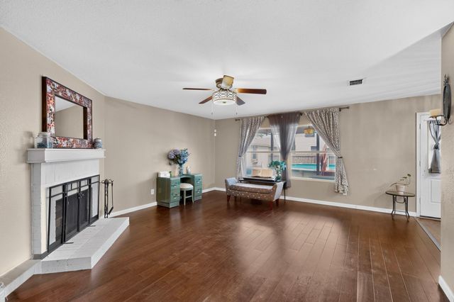 1333 Lauren Drive, Burleson, TX 76028