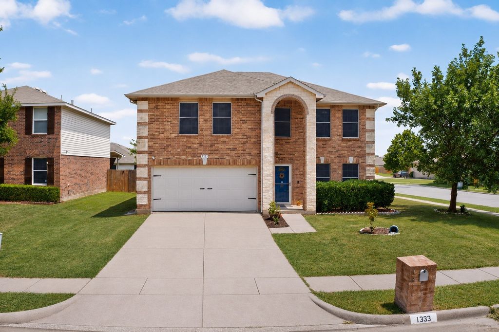 1333 Lauren Drive, Burleson, TX 76028