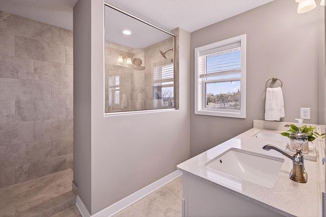 7253 Rogers Court, Chanhassen, MN 55317