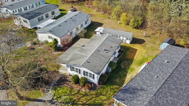 2 HICKORY HILLS DR, Bath, PA 18014