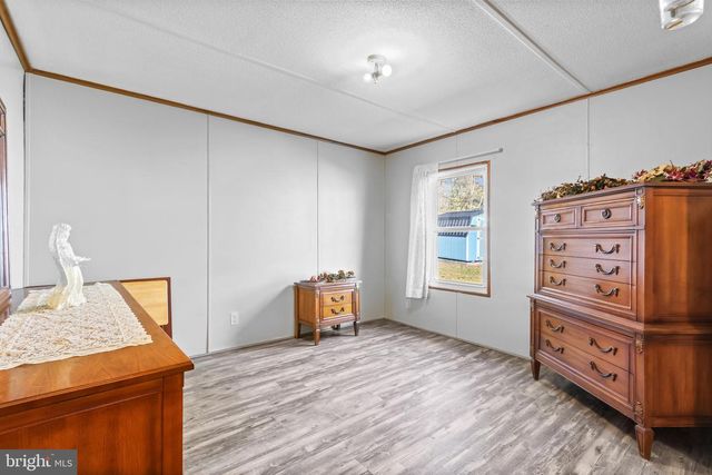 2 HICKORY HILLS DR, Bath, PA 18014