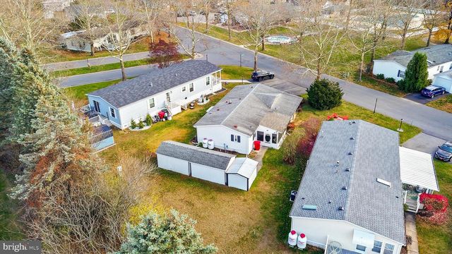 2 HICKORY HILLS DR, Bath, PA 18014