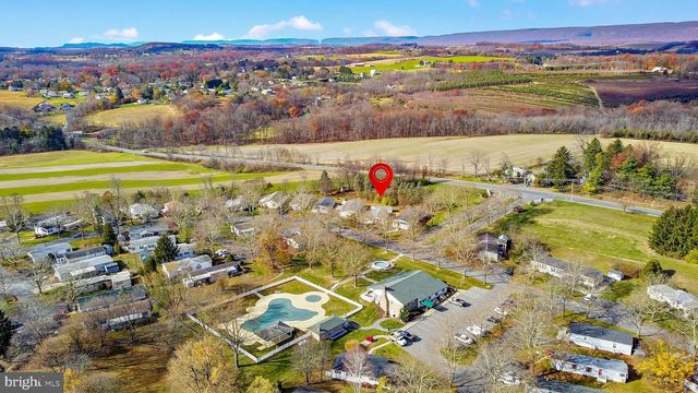 2 HICKORY HILLS DR, Bath, PA 18014