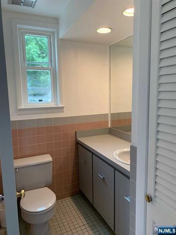 73 E Gouverneur Avenue, Rutherford, NJ 07070
