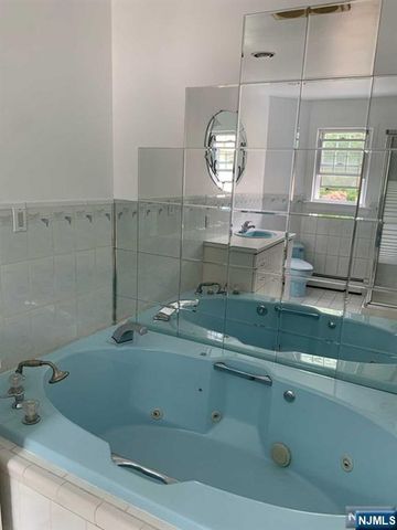 73 E Gouverneur Avenue, Rutherford, NJ 07070