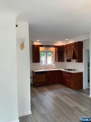 73 E Gouverneur Avenue, Rutherford, NJ 07070