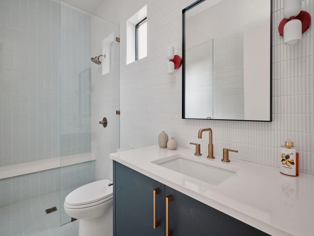 6411 Cary DR, Austin, TX 78757