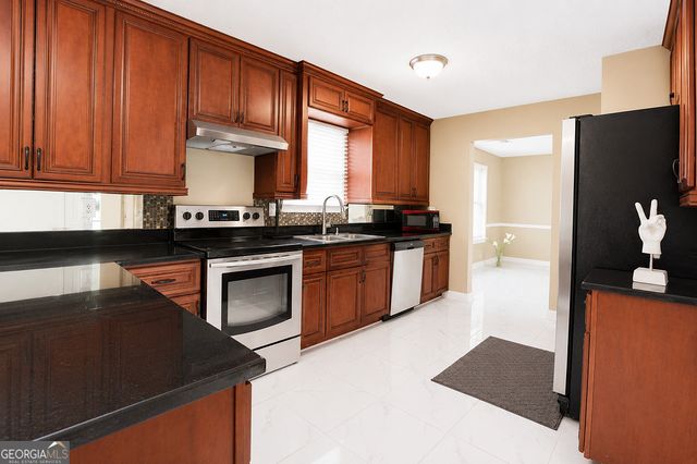 6740 Hill Creek Cove, Lithonia, GA 30058