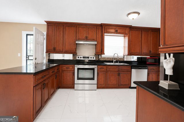 6740 Hill Creek Cove, Lithonia, GA 30058