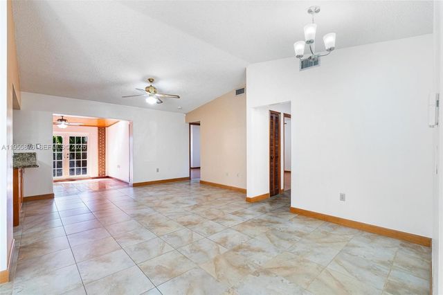 7476 SW 112th Pl, Miami, FL 33173