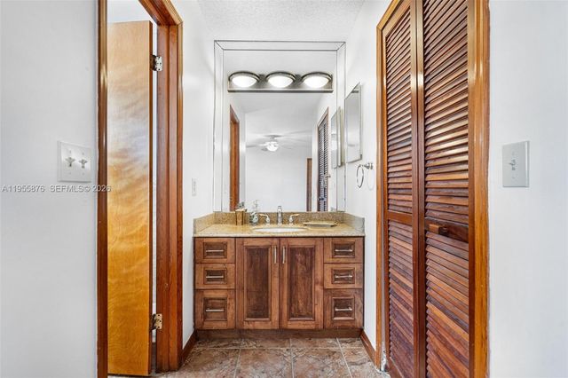 7476 SW 112th Pl, Miami, FL 33173