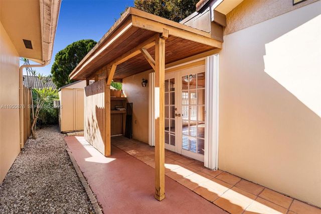 7476 SW 112th Pl, Miami, FL 33173