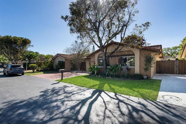 7476 SW 112th Pl, Miami, FL 33173