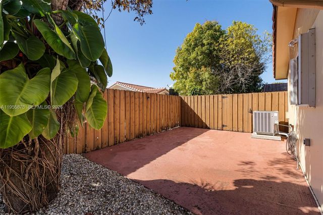 7476 SW 112th Pl, Miami, FL 33173