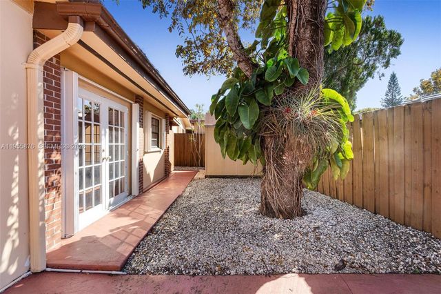 7476 SW 112th Pl, Miami, FL 33173