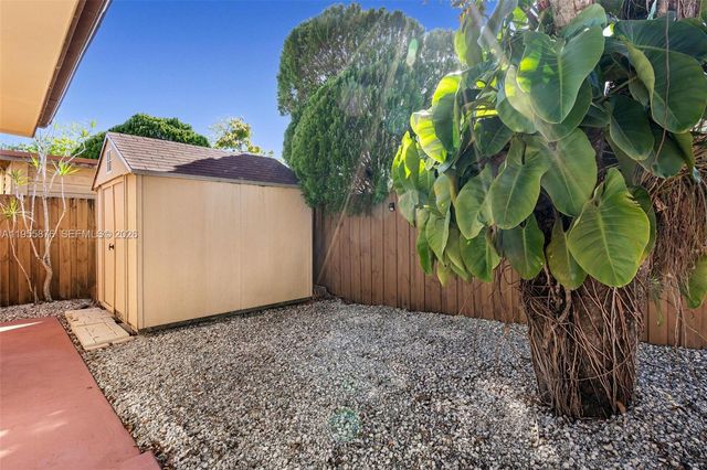 7476 SW 112th Pl, Miami, FL 33173