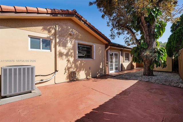 7476 SW 112th Pl, Miami, FL 33173