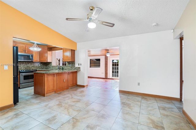 7476 SW 112th Pl, Miami, FL 33173