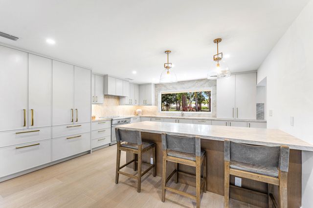 654 W Lakewoode Circle, Delray Beach, FL 33445