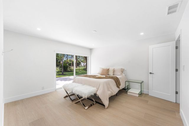 654 W Lakewoode Circle, Delray Beach, FL 33445