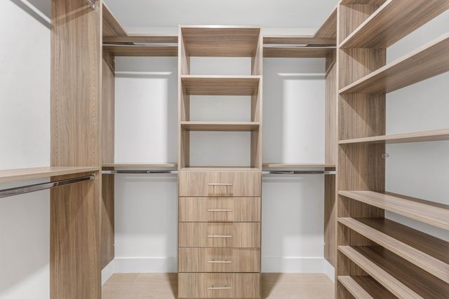 654 W Lakewoode Circle, Delray Beach, FL 33445