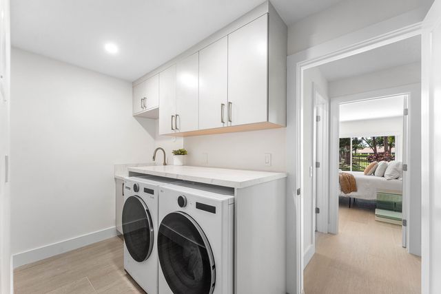 654 W Lakewoode Circle, Delray Beach, FL 33445