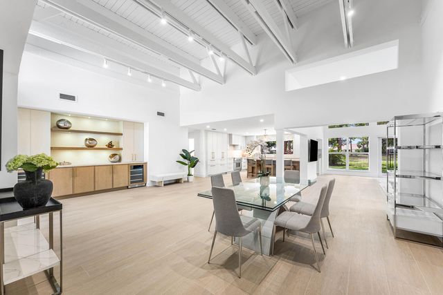 654 W Lakewoode Circle, Delray Beach, FL 33445