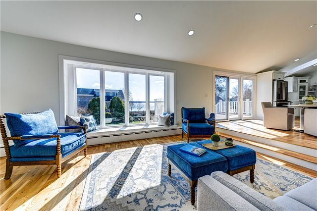 18 Sunset Lane, Portsmouth, RI 02871