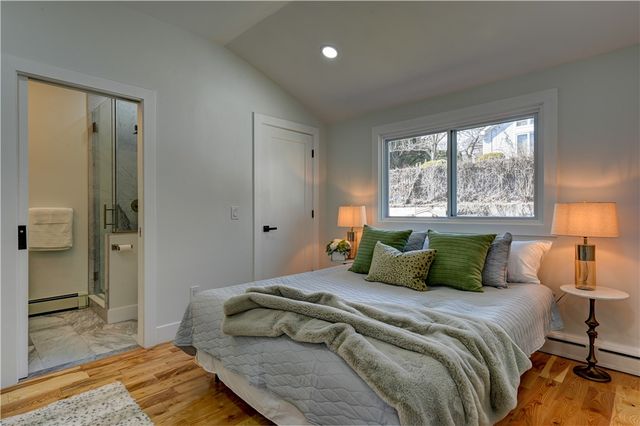 18 Sunset Lane, Portsmouth, RI 02871