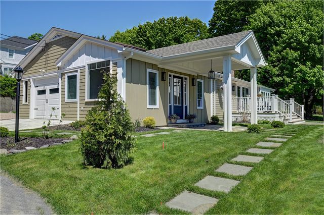 18 Sunset Lane, Portsmouth, RI 02871