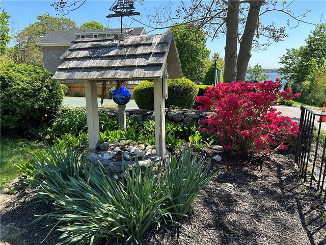 18 Sunset Lane, Portsmouth, RI 02871