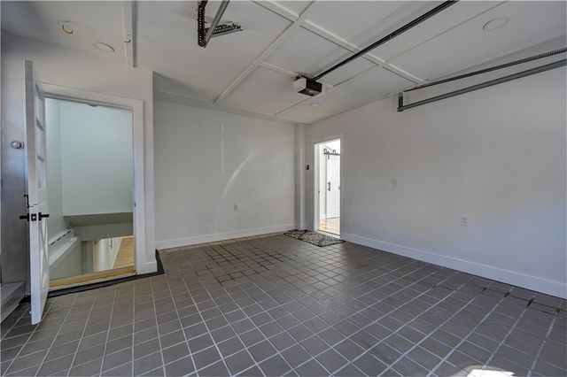 18 Sunset Lane, Portsmouth, RI 02871