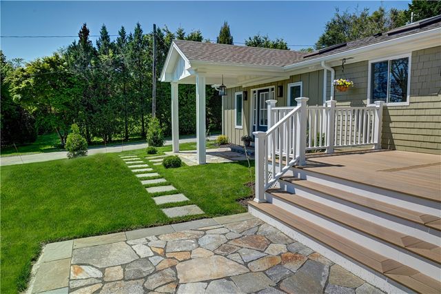 18 Sunset Lane, Portsmouth, RI 02871