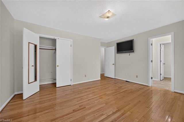 190 Farmbrooke Lane, Winston-salem, NC 27127