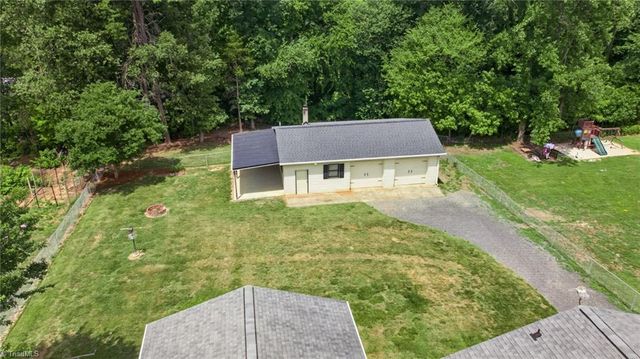 190 Farmbrooke Lane, Winston-salem, NC 27127